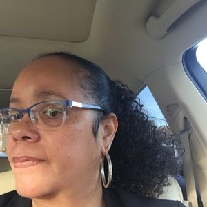 Meet your Posher, Deatra